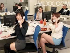 Nữ thần gợi cảm [Shanghai Zhuozhuo] đam mê trần trụi! Mông đẹp và lỗ mỡ nghiêng và lắc lư, ngực được xoa bóp, ngón tay được đưa vào lỗ và sờ mó, âm thanh nước và sự dịu dàng rên rỉ và thở hổn hển