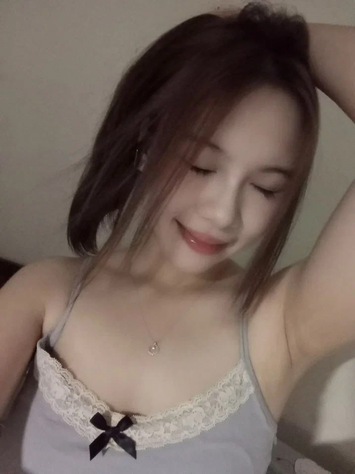 Thiên thần Melody Marks và cái lồn hồng không lông