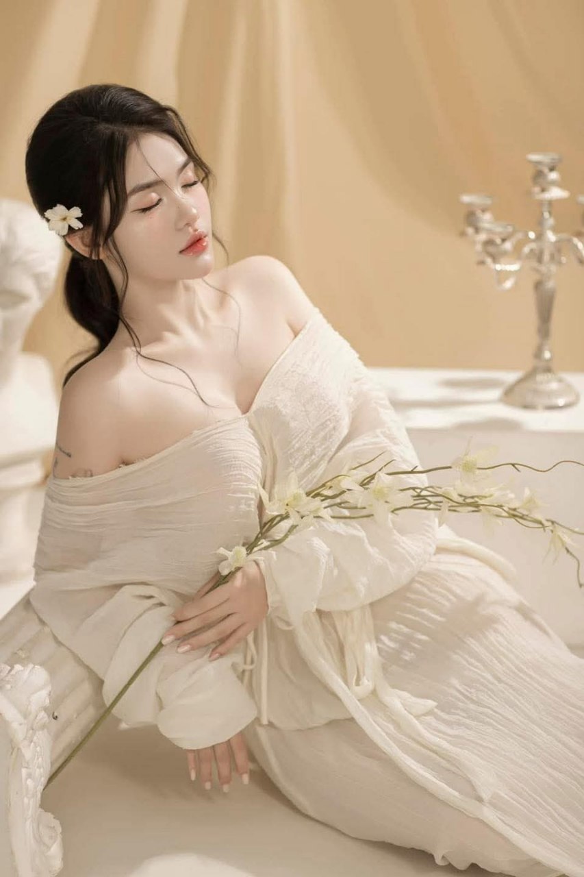 Thanh niên trốn học ở nhà phang chị chủ trọ tốt bụng khi anh xã đi vắng
